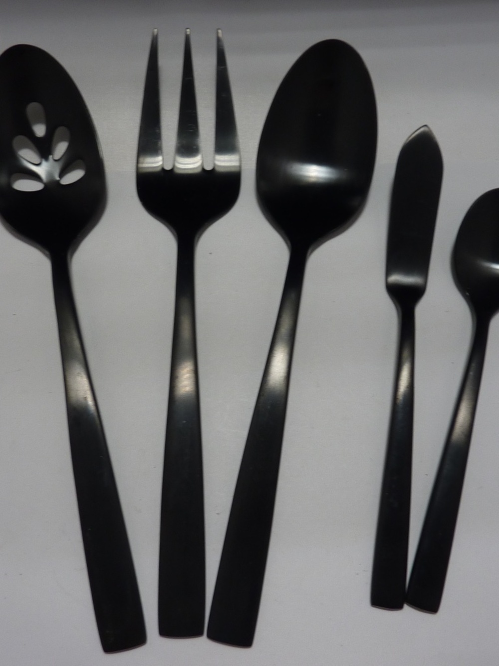 High-Quality 5-Piece Matte Black Silverware Set – Ergonomic and Stain-Resistant